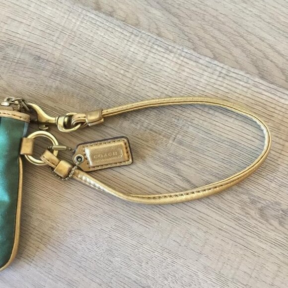 Coach Julia Legacy Satin Striped Multicolor Signature Wristlet Leather Trim - Picture 3 of 8